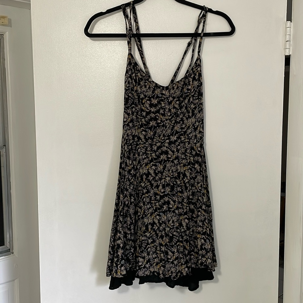 Urban Outfitters Kimchi Blue floral dress size 6